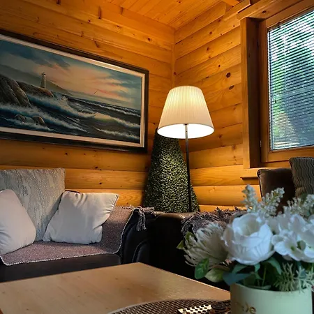 Brvnara Oaza Mira - Devojacki Bunar *