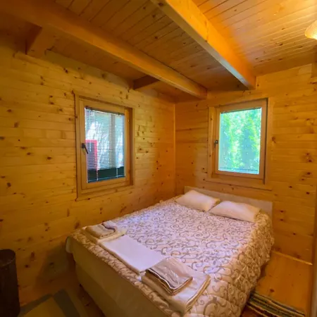 Brvnara Oaza Mira - Devojacki Bunar * Alibunar